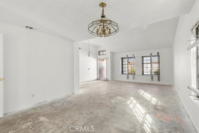 Detail Gallery Image 15 of 37 For 13511 Mountain Drive, Hesperia,  CA 92344 - 4 Beds | 2 Baths