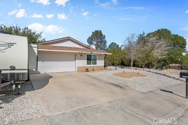 Detail Gallery Image 2 of 33 For 14318 Montecito, Victorville,  CA 92395 - 3 Beds | 2 Baths