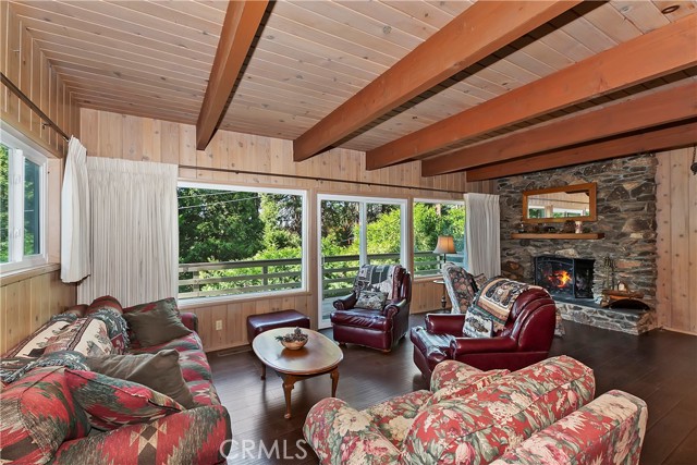 Detail Gallery Image 4 of 49 For 225 Fremont Rd, Lake Arrowhead,  CA 92352 - 3 Beds | 2 Baths