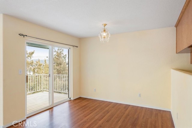 Detail Gallery Image 8 of 25 For 5246 Spearpoint, Weed,  CA 96094 - 2 Beds | 2/1 Baths