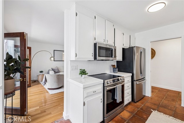 Detail Gallery Image 7 of 21 For 947 16th St #5,  Santa Monica,  CA 90403 - 2 Beds | 2 Baths