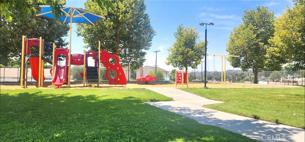 https://media.crmls.org/medias/4d95e030-446f-46f6-92bb-24d899a960e6.jpg?preset=X-Large