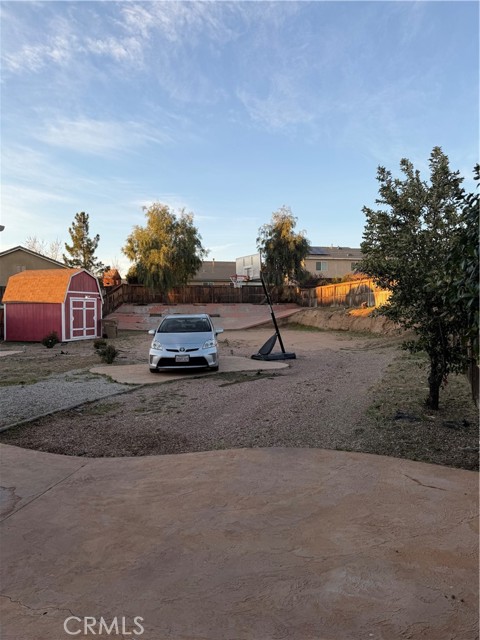 Detail Gallery Image 2 of 13 For 13817 Coolidge, Oak Hills,  CA 92344 - 3 Beds | 2 Baths