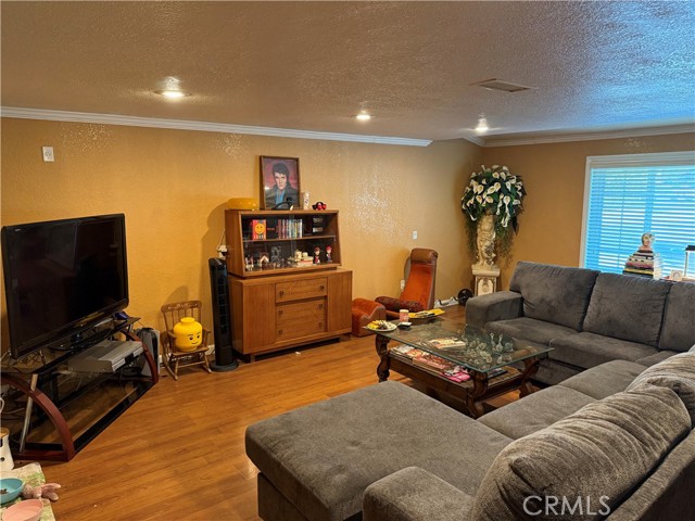 Detail Gallery Image 27 of 37 For 17000 Orozco St, Granada Hills,  CA 91344 - 4 Beds | 2/2 Baths