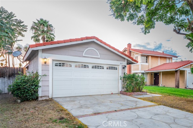 807 Santa Fe Lane, Colton CA: https://media.crmls.org/medias/4d97963a-d765-443a-9f93-66f4f9024f8f.jpg