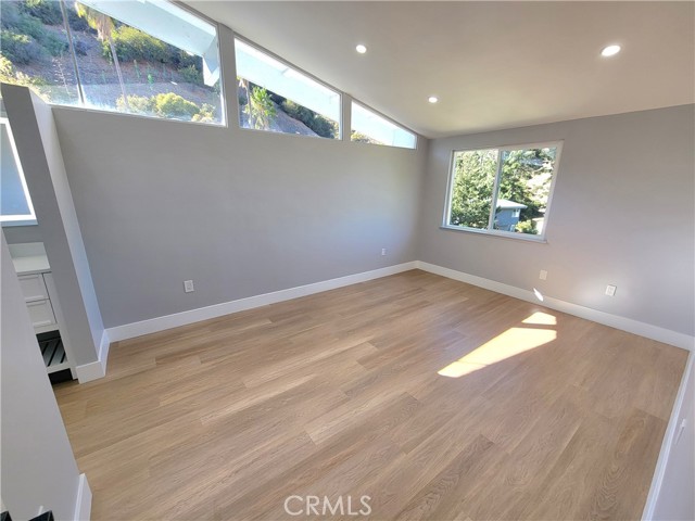 Detail Gallery Image 14 of 32 For 17148 Escalon Dr, Encino,  CA 91436 - 4 Beds | 2/1 Baths