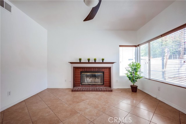 Detail Gallery Image 14 of 40 For 22500 Southwalk St, Moreno Valley,  CA 92553 - 3 Beds | 2/1 Baths