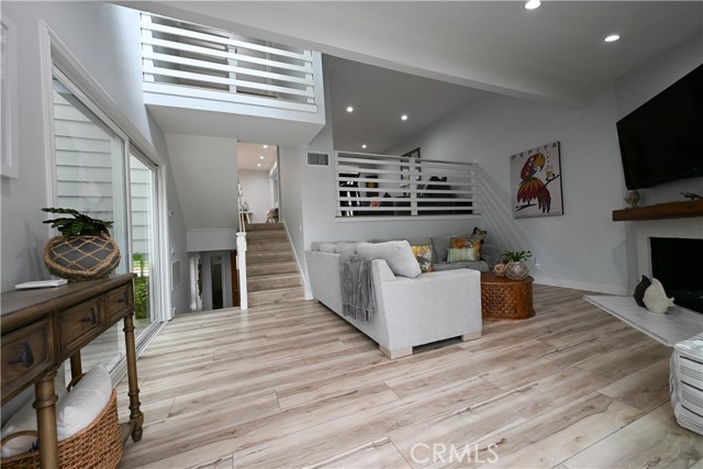 1222 S Westlake Boulevard, Westlake Village CA: https://media.crmls.org/medias/4d9983b3-2069-4329-8359-89e1e5d28e3b.jpg