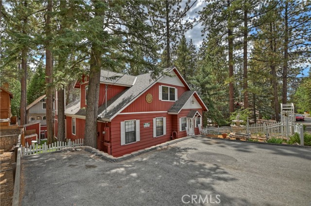 Detail Gallery Image 3 of 49 For 43035 Encino Rd, Big Bear Lake,  CA 92315 - 4 Beds | 3 Baths