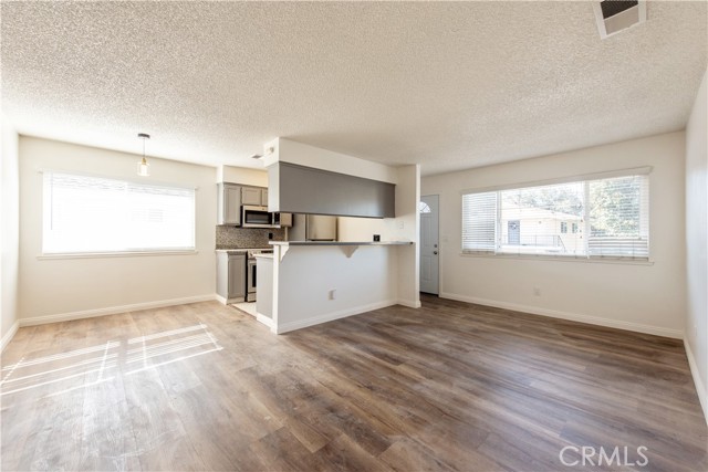 Detail Gallery Image 4 of 13 For 18236 Camino Bello #4,  Rowland Heights,  CA 91748 - 2 Beds | 1 Baths