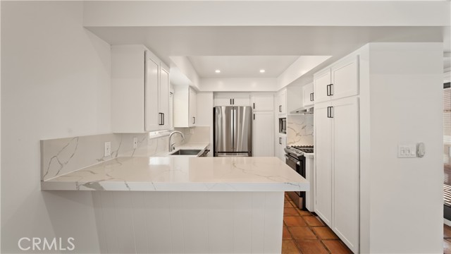Detail Gallery Image 12 of 33 For 304 Larkspur Ave, Corona Del Mar,  CA 92625 - 3 Beds | 2/1 Baths