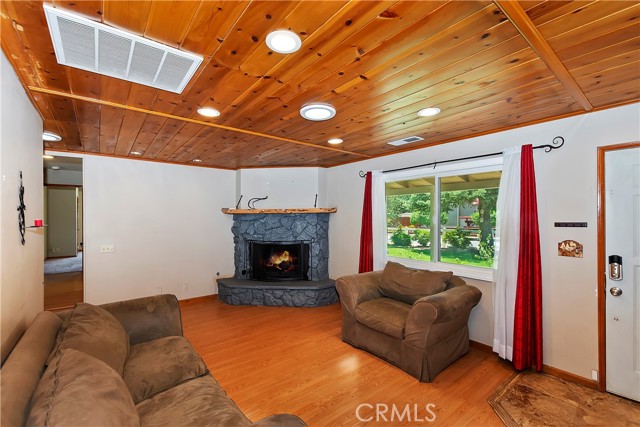 Detail Gallery Image 16 of 50 For 1055 Hugo Ln, Big Bear City,  CA 92314 - 3 Beds | 2 Baths