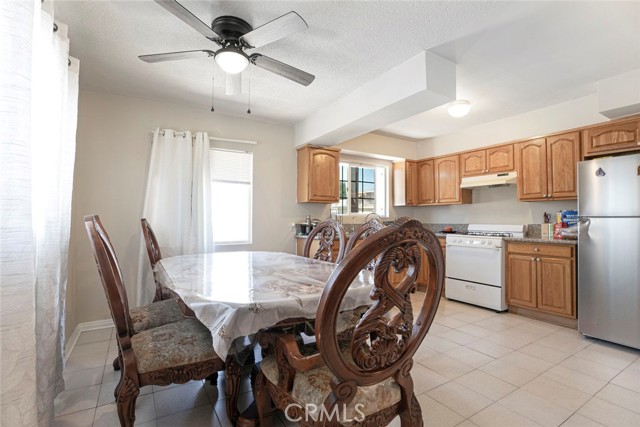 6923 Ben Avenue, North Hollywood CA: https://media.crmls.org/medias/4d9a5487-03a7-469d-8f8a-3c9659921cfc.jpg