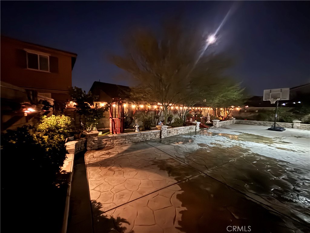 https://media.crmls.org/medias/4d9bc500-6e56-4e7e-afc6-3c2461665f09.jpg?preset=X-Large