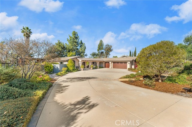 1632 Country Club Drive, Redlands CA: https://media.crmls.org/medias/4d9bf2a1-9b29-445b-b83a-caae77cb2ec5.jpg