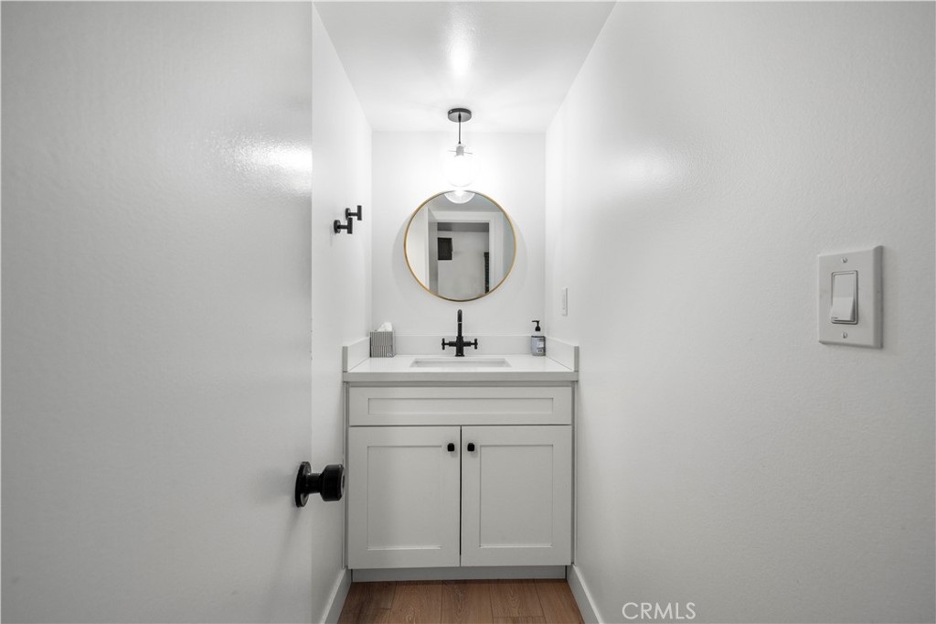 https://media.crmls.org/medias/4d9c19bd-3283-4450-93c5-e2ea6015c460.jpg?preset=X-Large