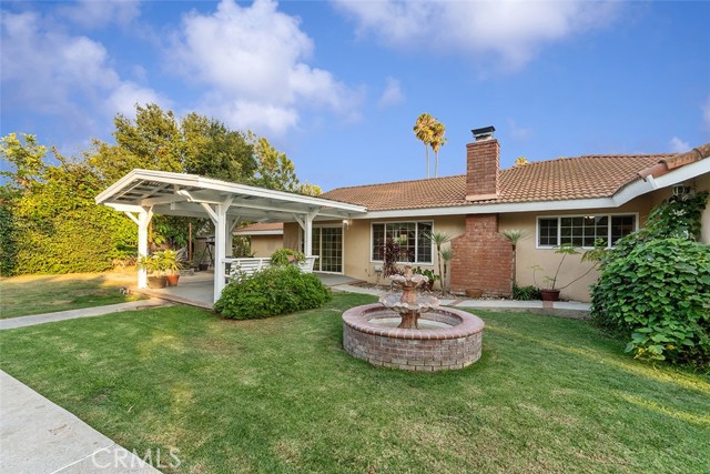 1073 E Knollcrest Drive, Covina CA: https://media.crmls.org/medias/4d9c6226-3ba0-4ca0-9539-a0dbd4a3feae.jpg