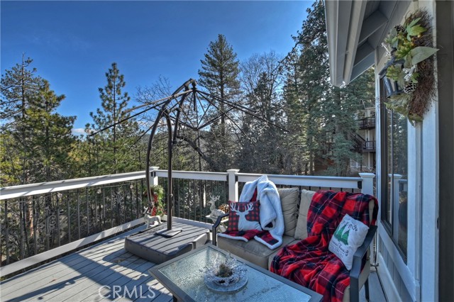 Detail Gallery Image 4 of 56 For 625 San Benito Ln, Lake Arrowhead,  CA 92352 - 3 Beds | 2/2 Baths