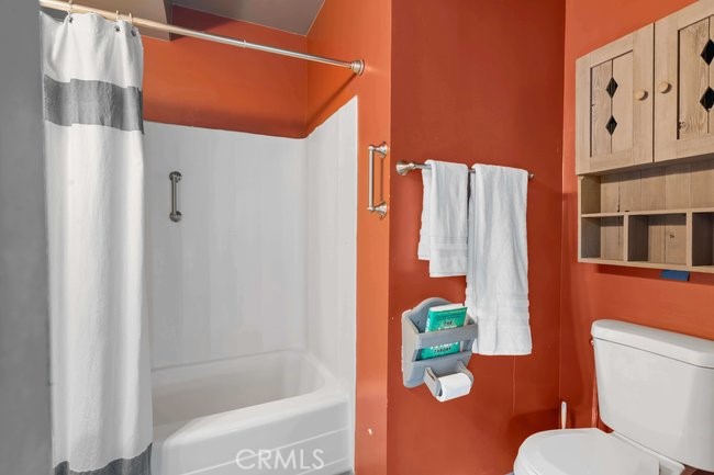 https://media.crmls.org/medias/4d9d6f59-532d-4ab8-af56-22047ecd5bca.jpg?preset=X-Large