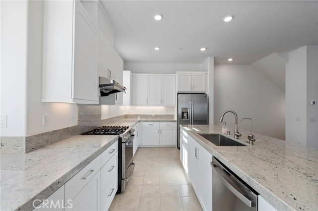 398 Merit, Irvine CA: https://media.crmls.org/medias/4d9dfc42-6857-4f8b-a255-c86e3aea9af8.jpg