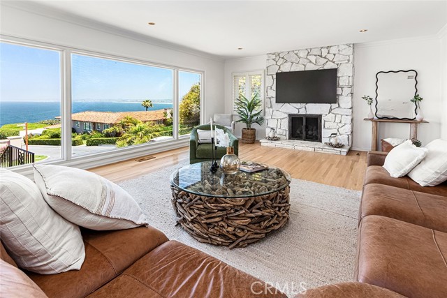 556 Via Media, Palos Verdes Estates CA: https://media.crmls.org/medias/4d9e02e3-e0ff-4f71-96c9-a93b1089886c.jpg
