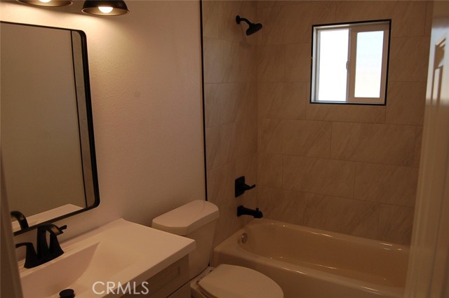 Detail Gallery Image 7 of 18 For 16436 Foothill Bld #1/2,  Fontana,  CA 92335 - 2 Beds | 1 Baths