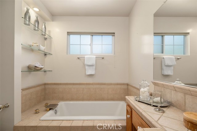 451 W FOOTHILL Boulevard, Arcadia CA: https://media.crmls.org/medias/4d9ed64c-9053-40d9-8ca7-f87d70993db4.jpg