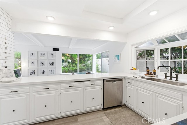 Detail Gallery Image 14 of 33 For 1854 Port Margate, Newport Beach,  CA 92660 - 3 Beds | 2/1 Baths