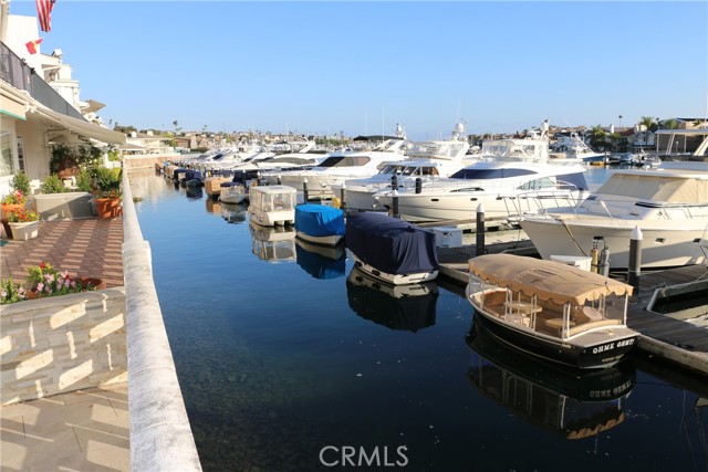 Detail Gallery Image 7 of 15 For 1215 Bayside Drive #103,  Corona Del Mar,  CA 92625 - 2 Beds | 2 Baths