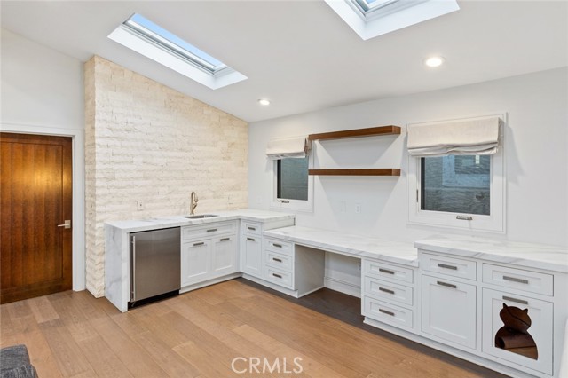 Detail Gallery Image 23 of 40 For 518 Marigold Avenue, Corona Del Mar,  CA 92625 - 4 Beds | 4 Baths