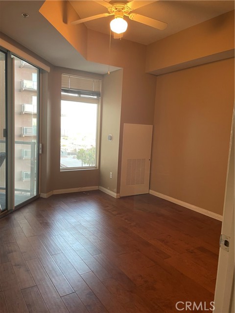 388 E Ocean Boulevard, Long Beach CA: https://media.crmls.org/medias/4da0b028-3547-44e5-920b-62560b9d4c56.jpg