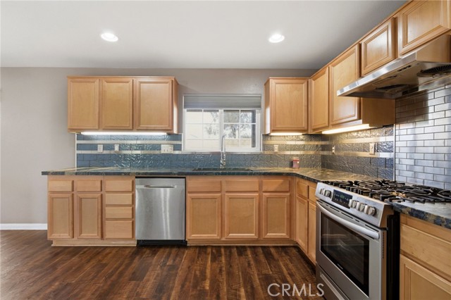 Detail Gallery Image 6 of 24 For 45027 Carla Ct, Lake Elsinore,  CA 92532 - 4 Beds | 3 Baths