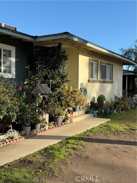 Detail Gallery Image 2 of 10 For 451 N Oakdale, Rialto,  CA 92376 - 3 Beds | 1 Baths