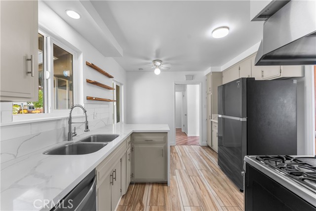 Detail Gallery Image 15 of 33 For 1326 West Ave H10, Lancaster,  CA 93534 - 3 Beds | 1/1 Baths