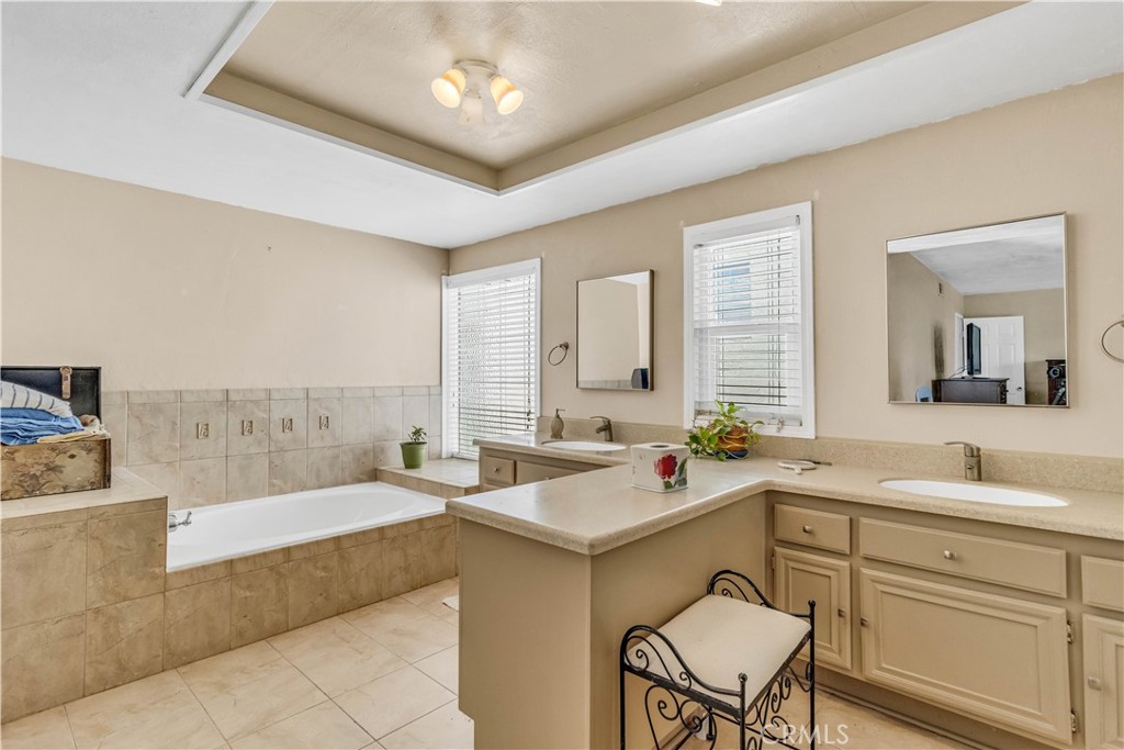 MLS #OC25103077 img 13