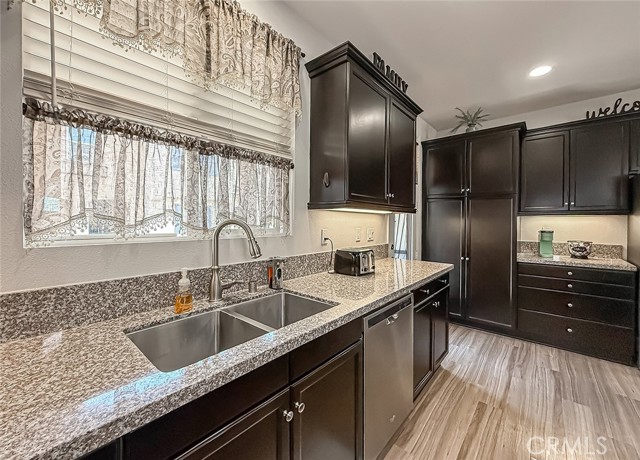 26707 Lexington Lane, Saugus CA: https://media.crmls.org/medias/4da1b862-d7a7-45ab-a851-06f7419062dd.jpg