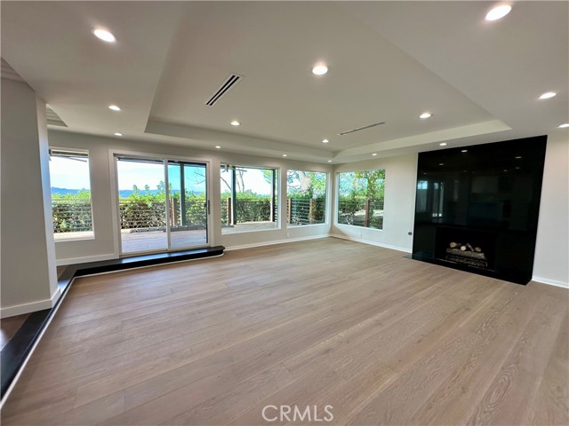 1716 Via La Paz, Burbank CA: https://media.crmls.org/medias/4da1c46c-989f-4793-bbb5-b840fcd49a20.jpg