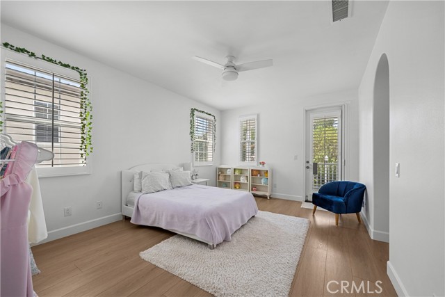 26814 Fairlain Drive, Valencia CA: https://media.crmls.org/medias/4da22057-a393-4fca-8c7c-049fdd727958.jpg