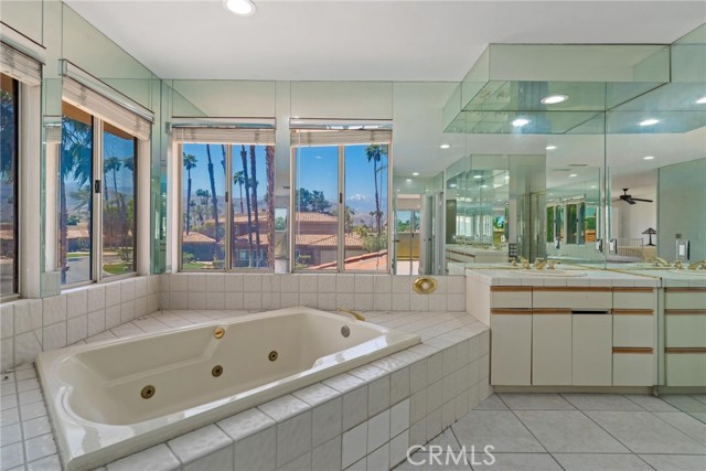 Detail Gallery Image 6 of 12 For 189 Desert Lakes Dr, Rancho Mirage,  CA 92270 - 2 Beds | 2 Baths