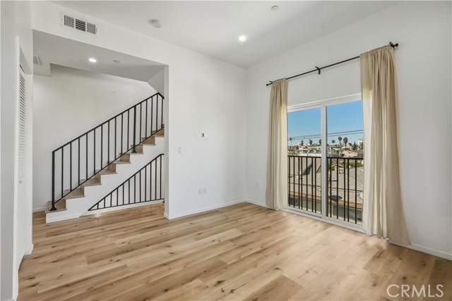 Detail Gallery Image 11 of 26 For 121 S Coronado St, Los Angeles,  CA 90057 - 3 Beds | 2 Baths