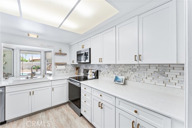 Detail Gallery Image 16 of 37 For 24162 Fordview, Lake Forest,  CA 92630 - 5 Beds | 2 Baths