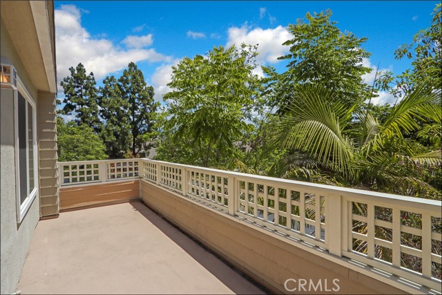 12 Stoneglen, Aliso Viejo CA: https://media.crmls.org/medias/4da3527c-2ed3-4bd4-9331-4222dd347336.jpg