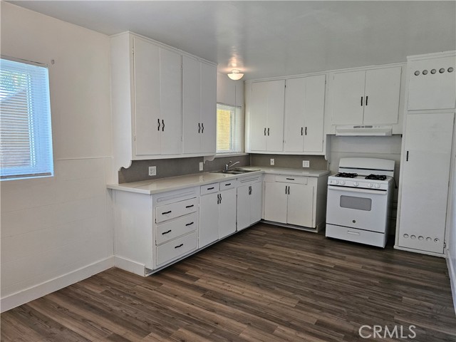 Detail Gallery Image 3 of 11 For 116 Kellogg St #C,  Lake Elsinore,  CA 92530 - 1 Beds | 1 Baths