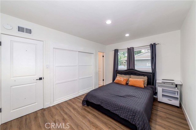 Detail Gallery Image 16 of 30 For 1048 Fairbrook Ln, Santa Ana,  CA 92706 - 4 Beds | 2 Baths
