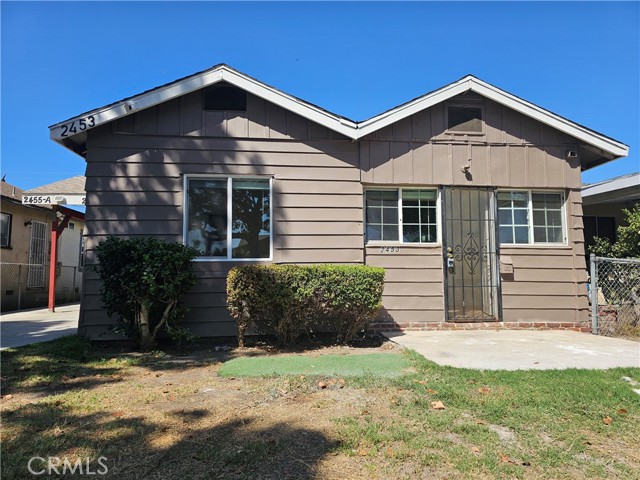 Detail Gallery Image 1 of 14 For 2453 Hayes Ave, Long Beach,  CA 90810 - 3 Beds | 2 Baths