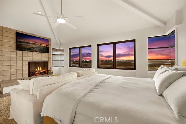 Detail Gallery Image 44 of 45 For 235 Canal St, Newport Beach,  CA 92663 - 4 Beds | 3/1 Baths