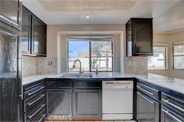 Image 15 of 52 For 681 Goldenrod Street