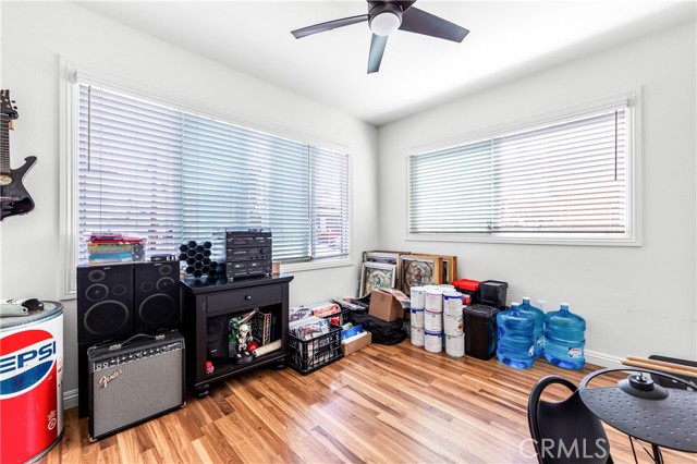 715 Olive Avenue, Huntington Beach CA: https://media.crmls.org/medias/4da64db2-8821-415b-b774-4bae462f1e5e.jpg