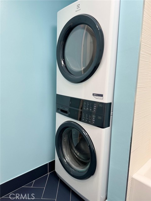 Detail Gallery Image 4 of 18 For 6439 1/2 Graves Ave, Lake Balboa,  CA 91605 - 0 Beds | 1 Baths