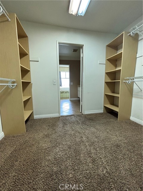 17092 Whispering Brook Way, Riverside CA: https://media.crmls.org/medias/4da68cf7-86ee-4e52-b1d7-00327bd3a3f6.jpg